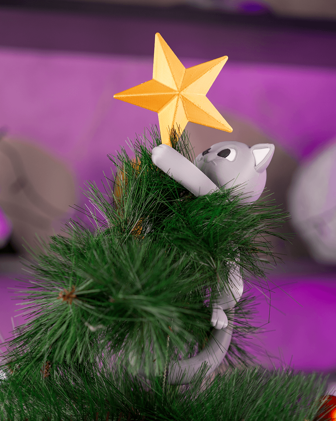 Meowy Christmas Tree Topper – Cat Reaching for the Star