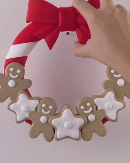 Doorlicious Gingerbread Wreath – Holiday Cookie Delight