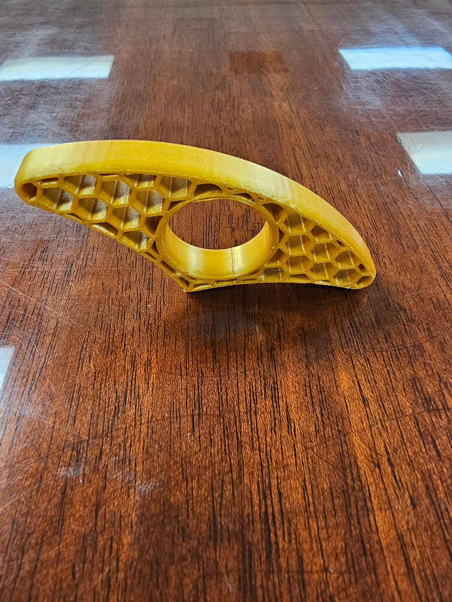 Honeycomb Thumb Page Holder — Comfort Grip Book Page Spreader (Lightweight Reader Gift)